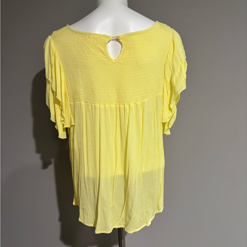 Forgotten Grace Women's 2X Yellow Smocked Stretchy Top w/ Short Ruffled Sleeves - Picture 2 of 6